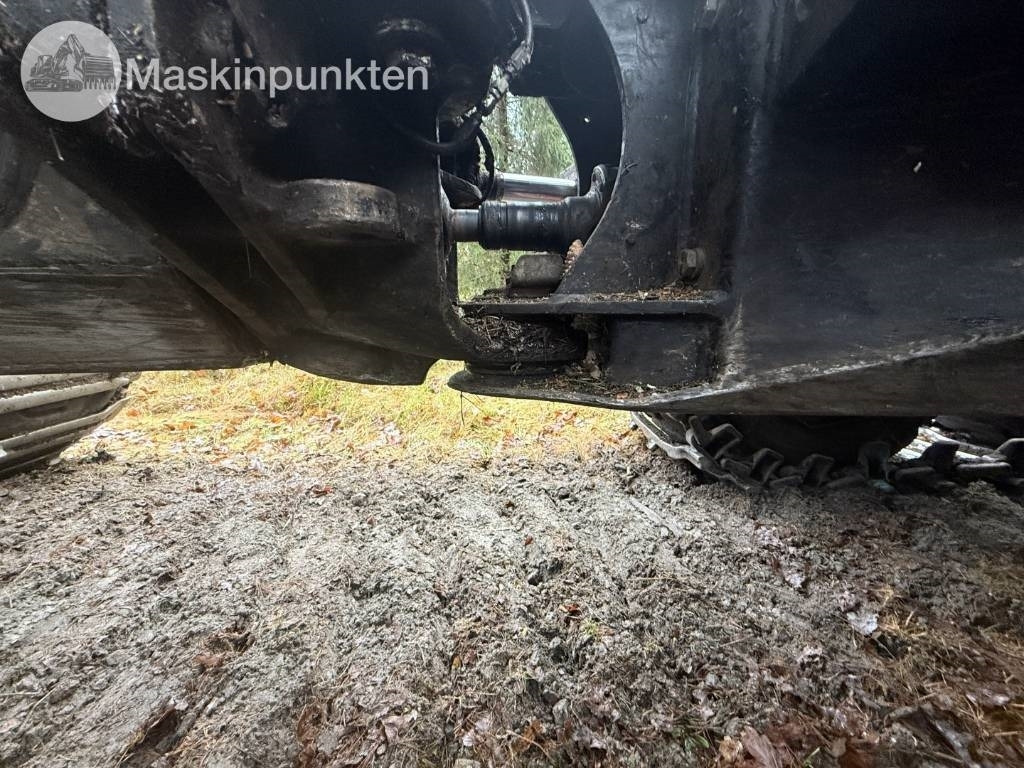 جرار شحن جذوع أشجار الغابات Komatsu 835: صورة 28