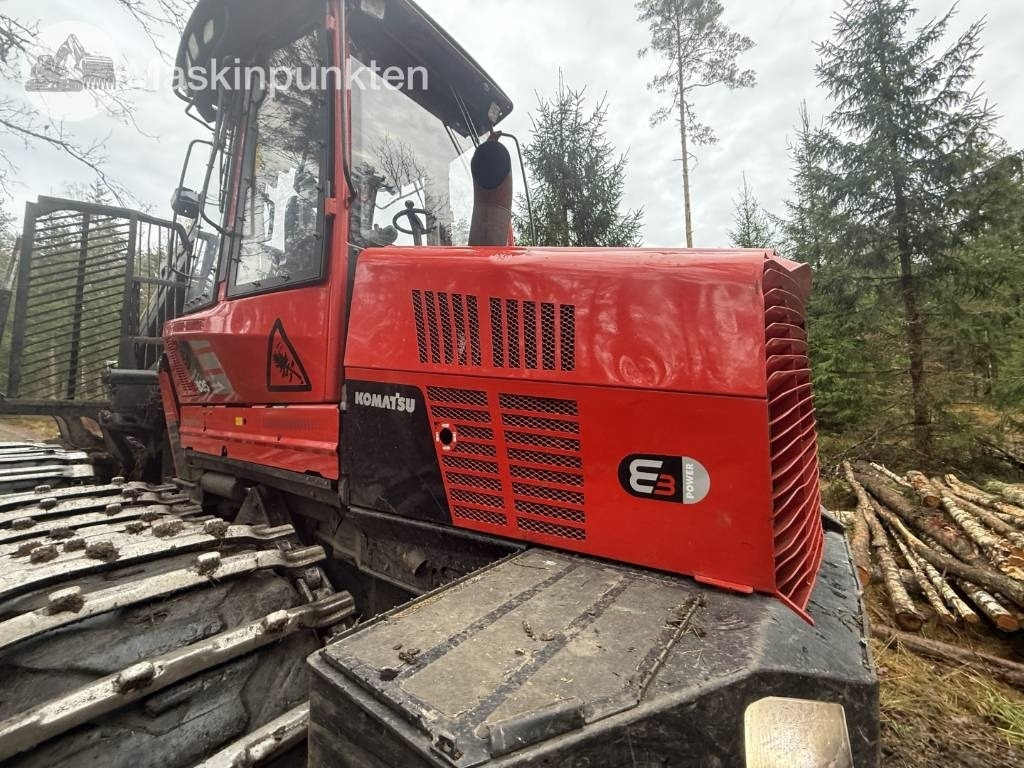 جرار شحن جذوع أشجار الغابات Komatsu 835: صورة 19