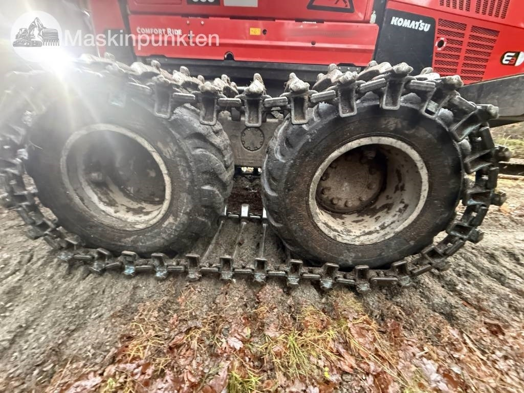 جرار شحن جذوع أشجار الغابات Komatsu 835: صورة 20