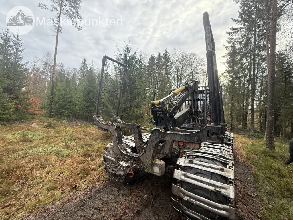 جرار شحن جذوع أشجار الغابات Komatsu 835: صورة 38