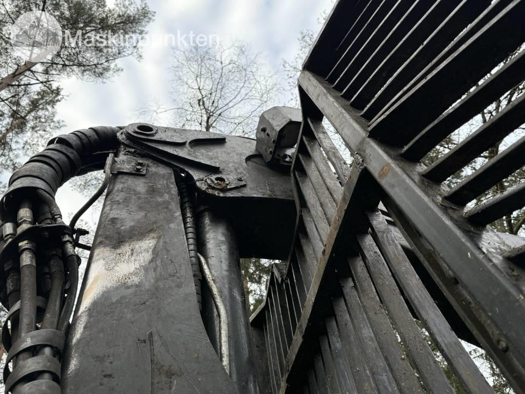 جرار شحن جذوع أشجار الغابات Komatsu 835: صورة 48