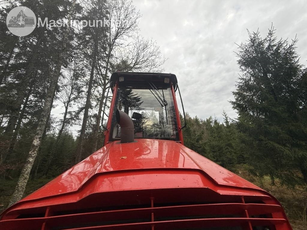 جرار شحن جذوع أشجار الغابات Komatsu 835: صورة 17