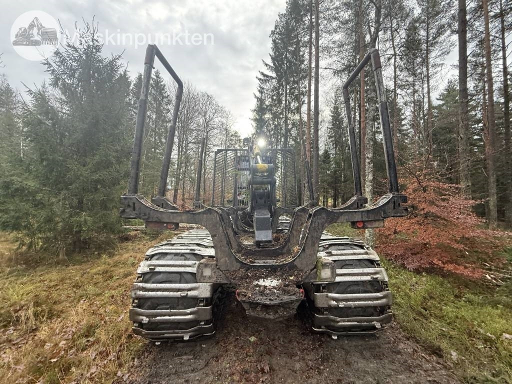 جرار شحن جذوع أشجار الغابات Komatsu 835: صورة 6