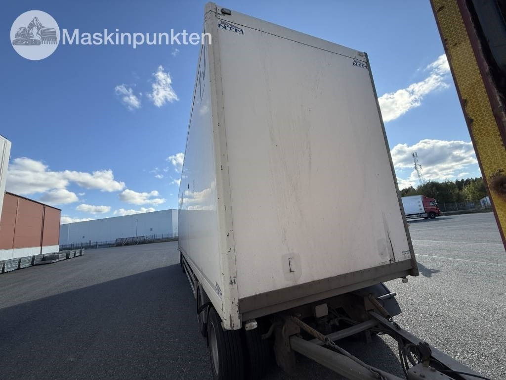 NTM UTP-39L-4 - مقطورة بصندوق مغلق: صورة 3 NTM UTP-39L-4 - مقطورة بصندوق مغلق: صورة 3
