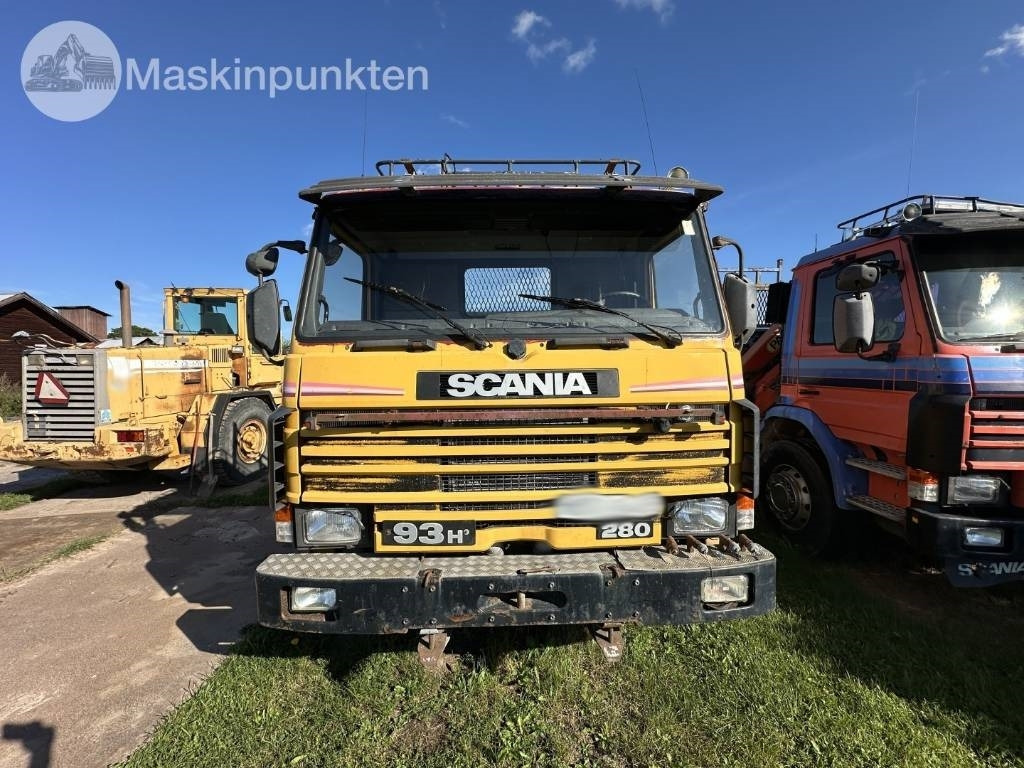 Scania P 93 HL - شاحنة قلاب: صورة 2 Scania P 93 HL - شاحنة قلاب: صورة 2