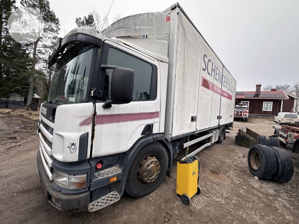Scania P 94-310 - شاحنة صندوقية: صورة 1 Scania P 94-310 - شاحنة صندوقية: صورة 1