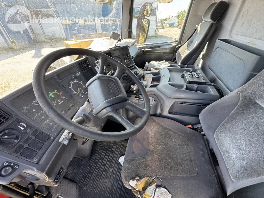 شاحنة قمامة Scania P 94 D: صورة 23