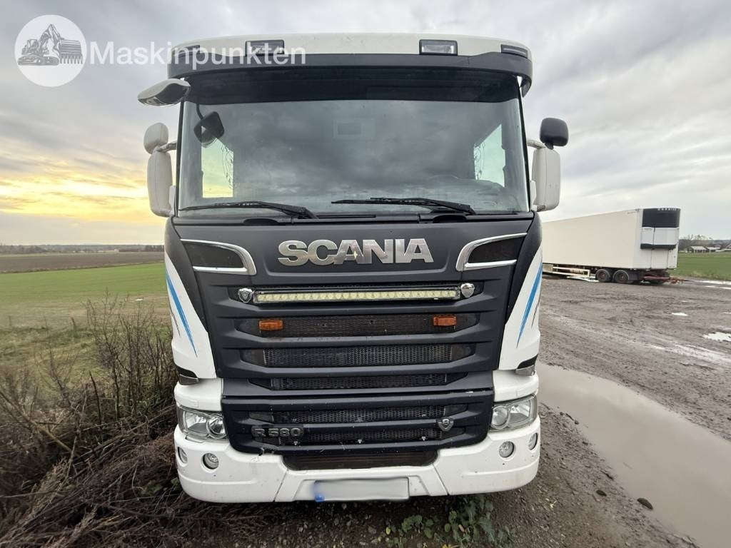 Scania R 580 - شاحنة صندوقية: صورة 2 Scania R 580 - شاحنة صندوقية: صورة 2