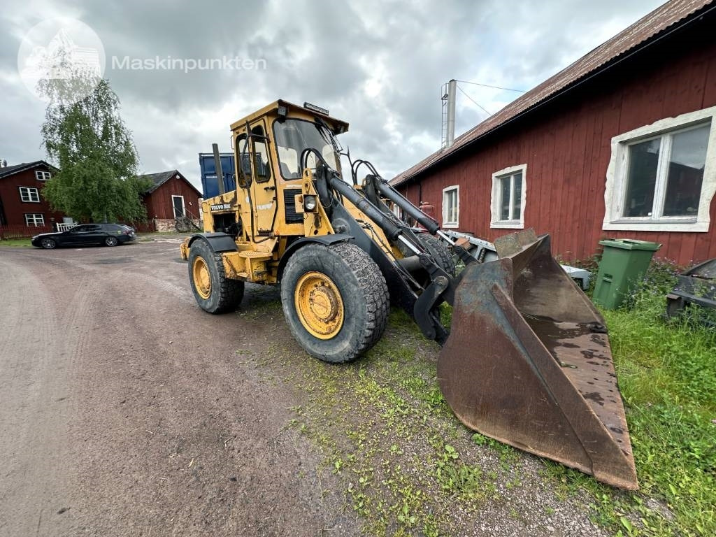 Volvo BM 4300 - اللودر بعجل: صورة 3 Volvo BM 4300 - اللودر بعجل: صورة 3