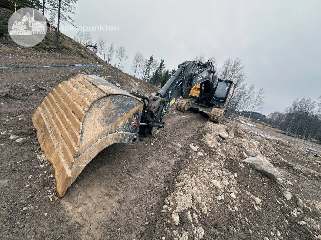 Volvo EC 300 EL - حفار زاحف: صورة 3 Volvo EC 300 EL - حفار زاحف: صورة 3
