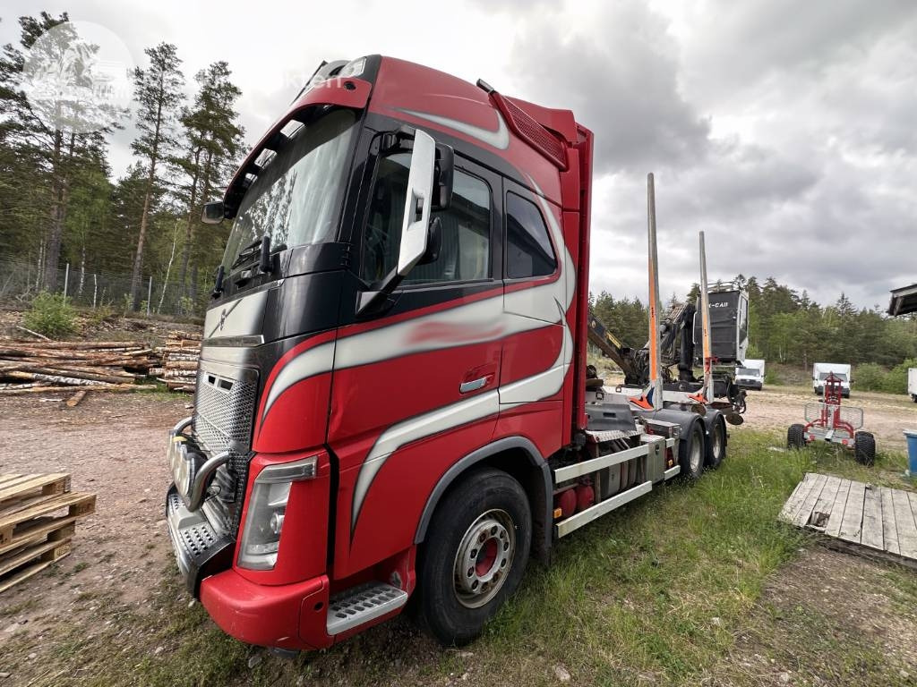 Volvo FH 16 750  - شاحنة قطع الأشجار: صورة 1 Volvo FH 16 750  - شاحنة قطع الأشجار: صورة 1