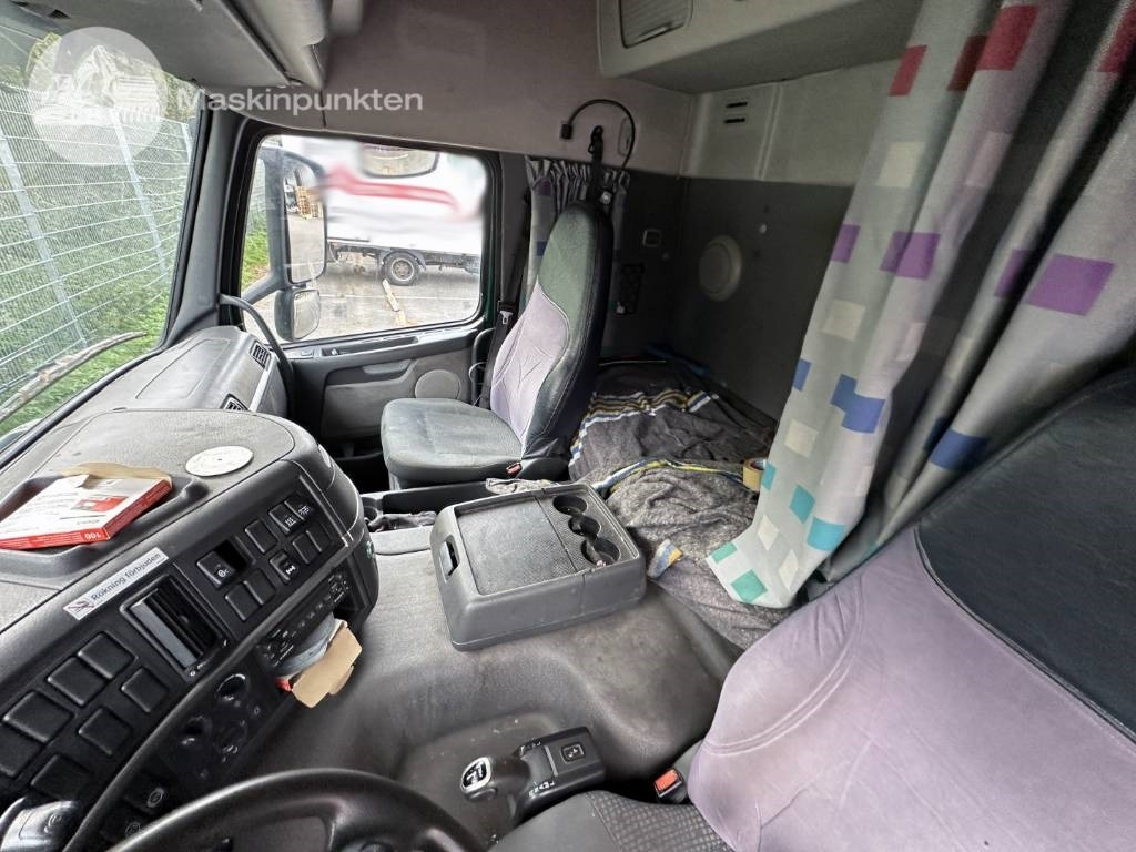 شاحنة صندوقية Volvo FM 9 300: صورة 17