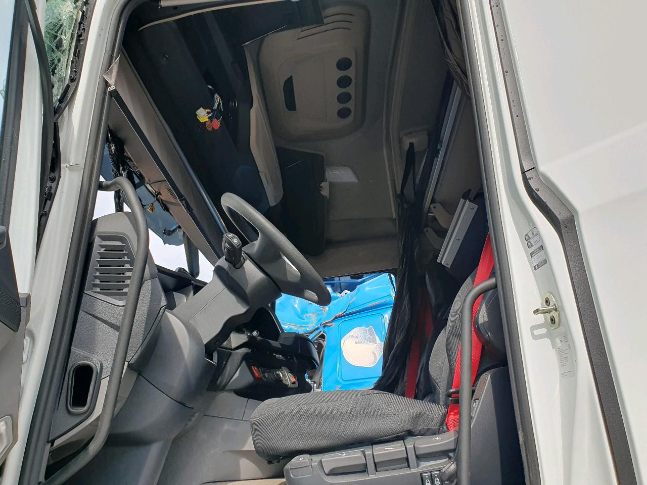 Interior photo 3: رأس تريلا DAF XF 480 Interior photo 3: رأس تريلا DAF XF 480