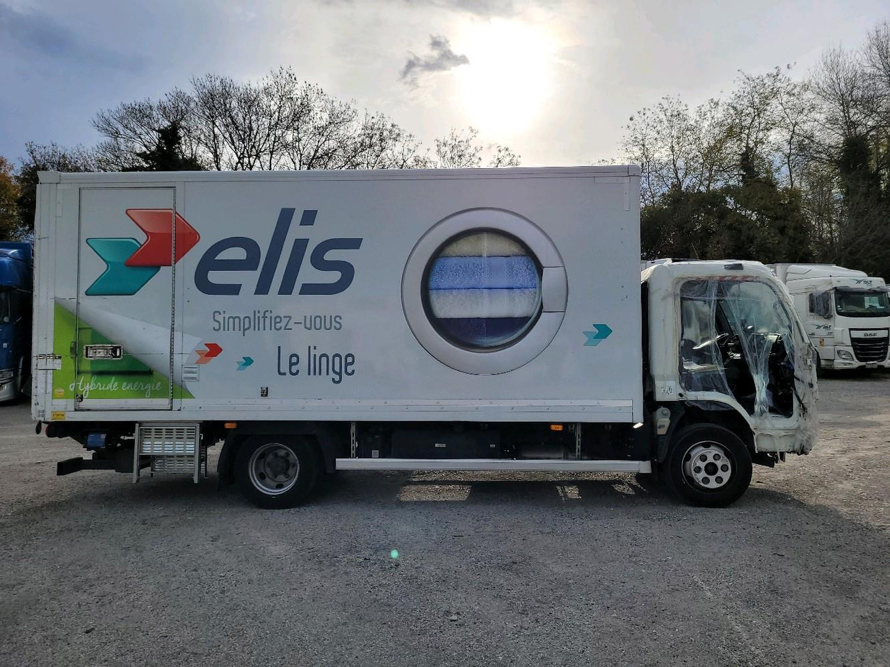 FUSO CANTER 7C15 - شاحنة صندوقية: صورة 3 FUSO CANTER 7C15 - شاحنة صندوقية: صورة 3