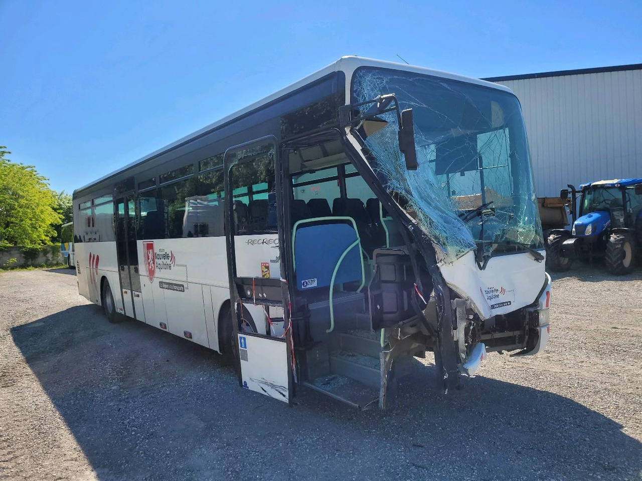 IRISBUS RECREO-CROSSWAY 12 POP - حافلة الضواحي: صورة 1 IRISBUS RECREO-CROSSWAY 12 POP - حافلة الضواحي: صورة 1