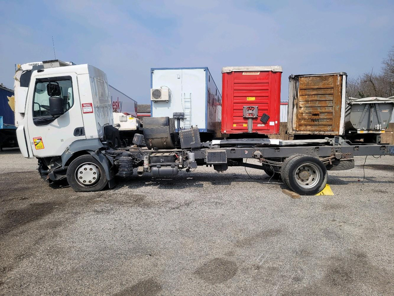 شاحنة بهيكل معدني للمقصورة RENAULT D12: صورة 8