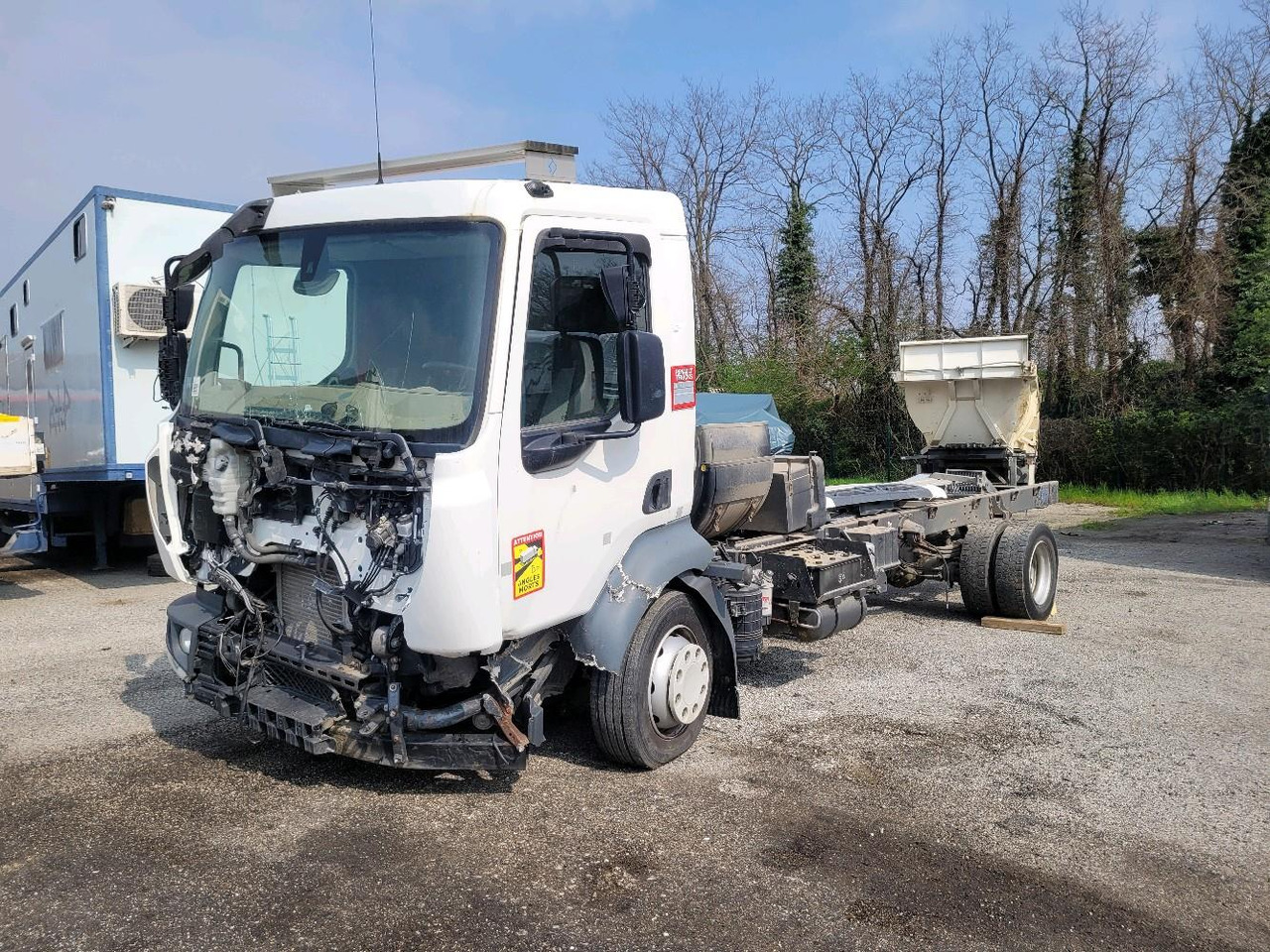 شاحنة بهيكل معدني للمقصورة RENAULT D12: صورة 9