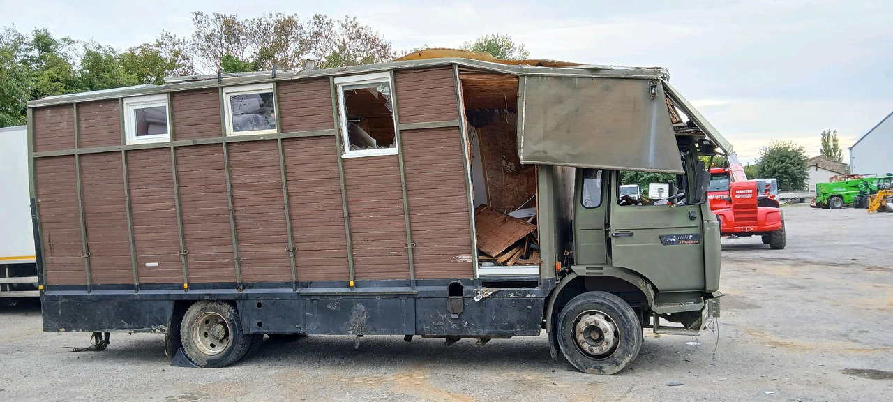 RENAULT M180 PORTEUR BETAILLERE - شاحنة نقل خيل: صورة 3 RENAULT M180 PORTEUR BETAILLERE - شاحنة نقل خيل: صورة 3