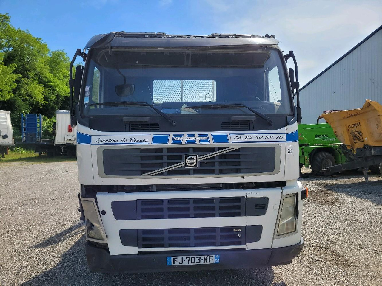VOLVO FM 300 E4 4X2 - شاحنة لودر انزلاقي: صورة 2 VOLVO FM 300 E4 4X2 - شاحنة لودر انزلاقي: صورة 2