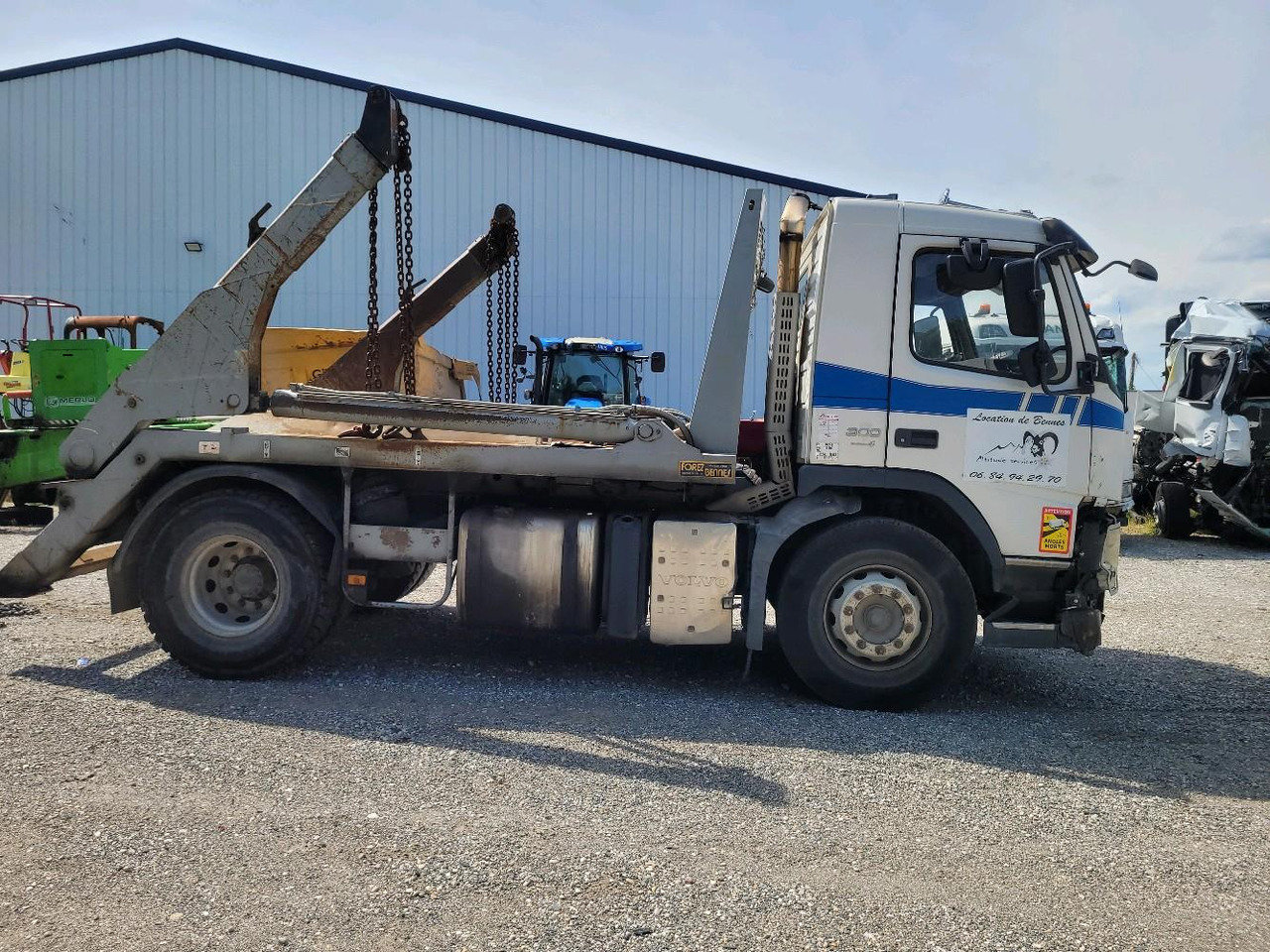 VOLVO FM 300 E4 4X2 - شاحنة لودر انزلاقي: صورة 3 VOLVO FM 300 E4 4X2 - شاحنة لودر انزلاقي: صورة 3