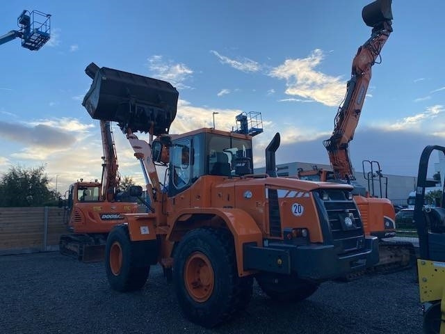 اللودر بعجل Doosan DL 200: صورة 31