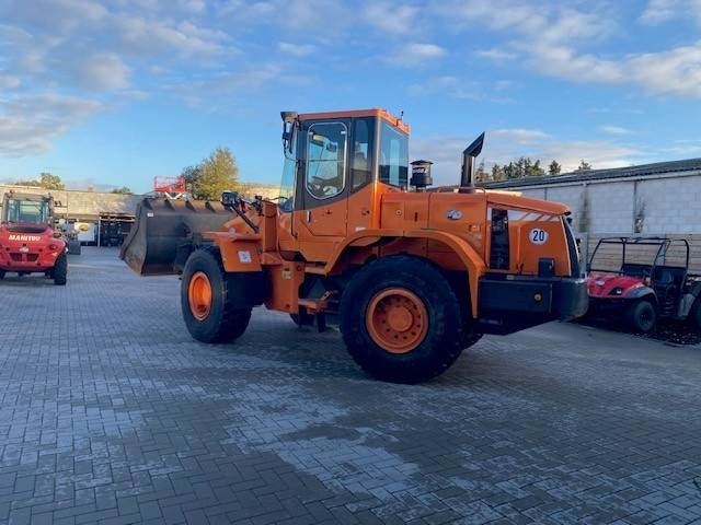 اللودر بعجل Doosan DL 200: صورة 8