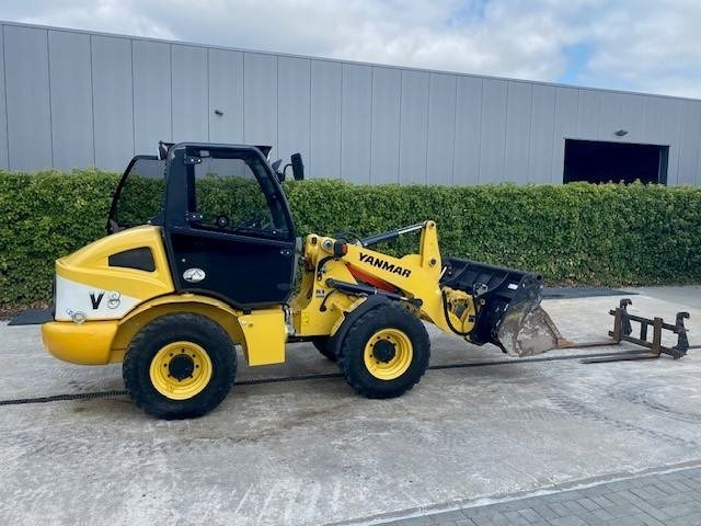 Yanmar V 8  - اللودر بعجل: صورة 3 Yanmar V 8  - اللودر بعجل: صورة 3