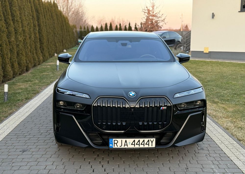 BMW Seria 7 M760e PHEV xDrive sport - سيدان: صورة 3 BMW Seria 7 M760e PHEV xDrive sport - سيدان: صورة 3