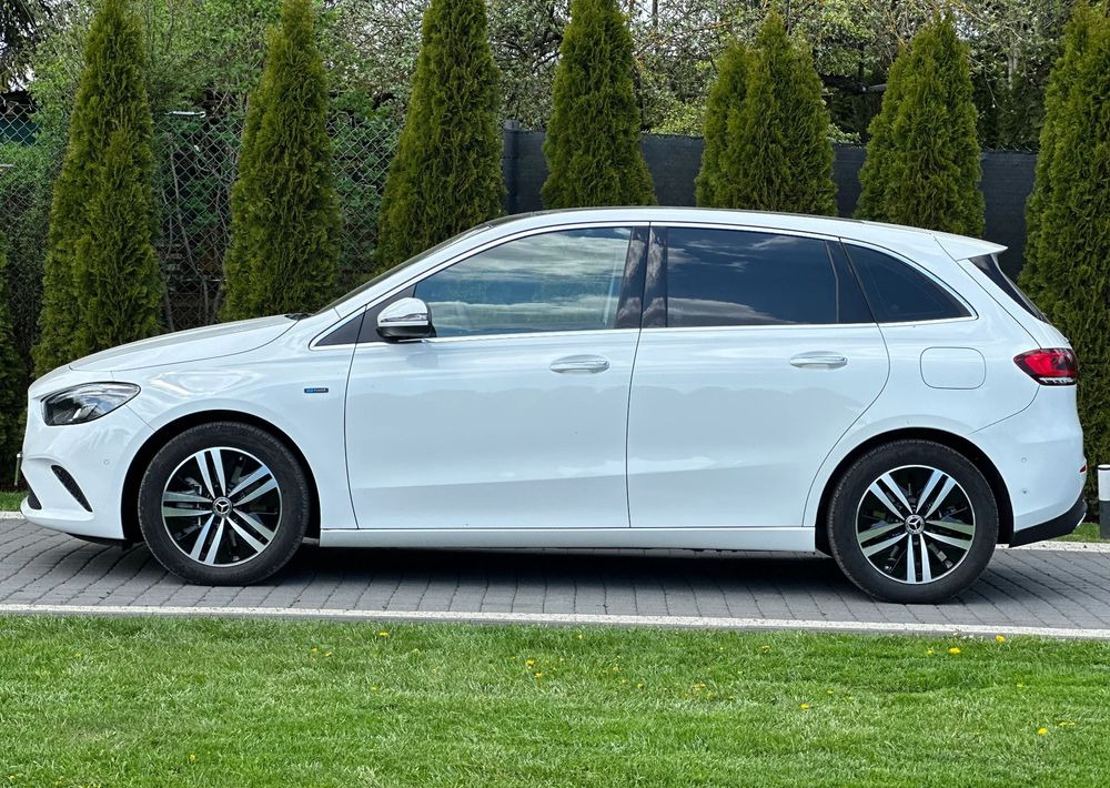 Mercedes-Benz Klasa B - سيدان: صورة 4 Mercedes-Benz Klasa B - سيدان: صورة 4