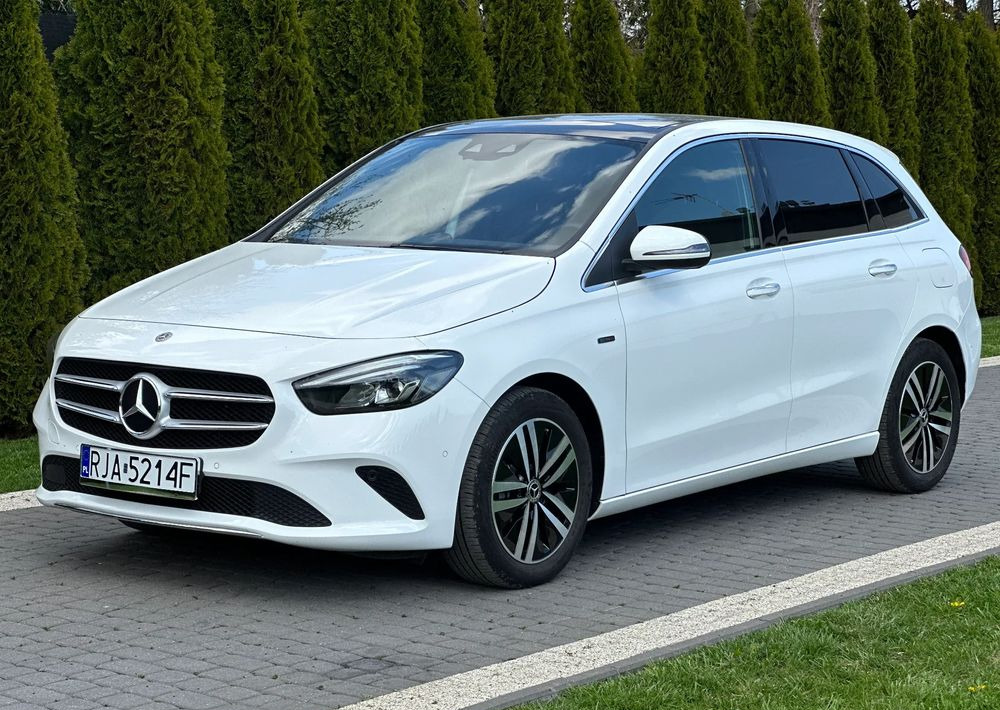 Mercedes-Benz Klasa B - سيدان: صورة 1 Mercedes-Benz Klasa B - سيدان: صورة 1