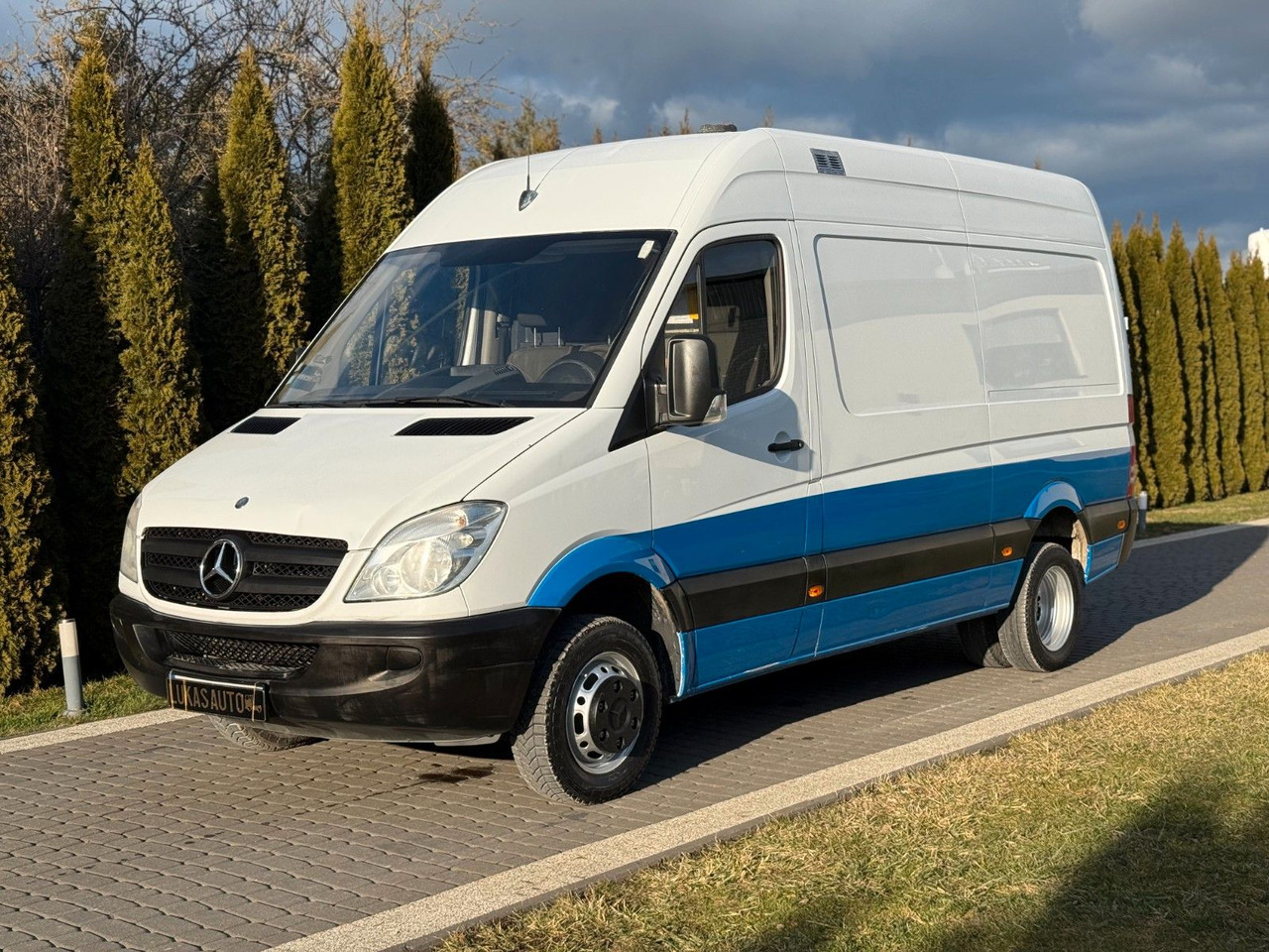 Mercedes-Benz SPRINTER 516 3,5 T FURGON - فان: صورة 1 Mercedes-Benz SPRINTER 516 3,5 T FURGON - فان: صورة 1