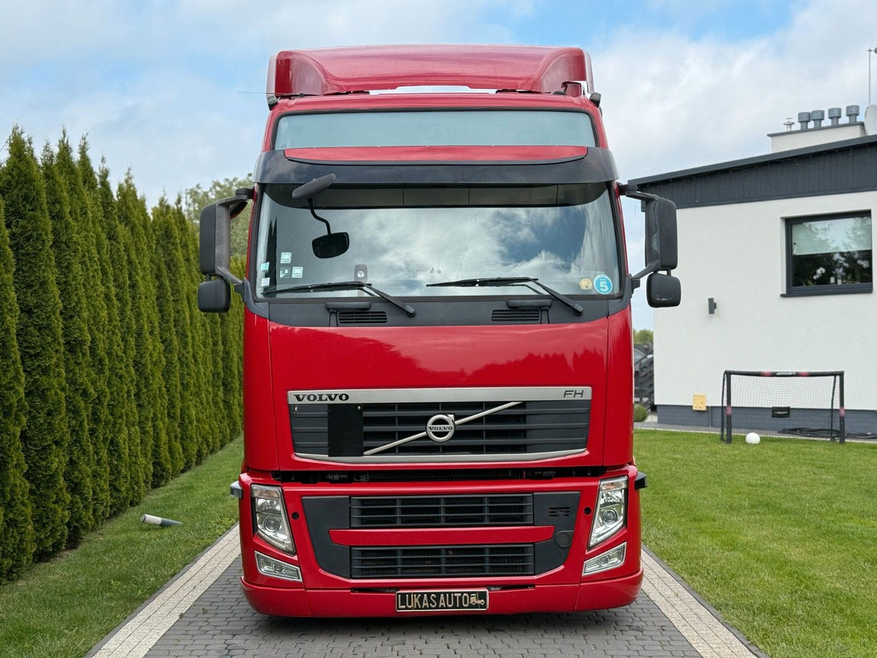 Volvo FH 500 LOW DECK LOW KMS - مقطورة السحب: صورة 2 Volvo FH 500 LOW DECK LOW KMS - مقطورة السحب: صورة 2