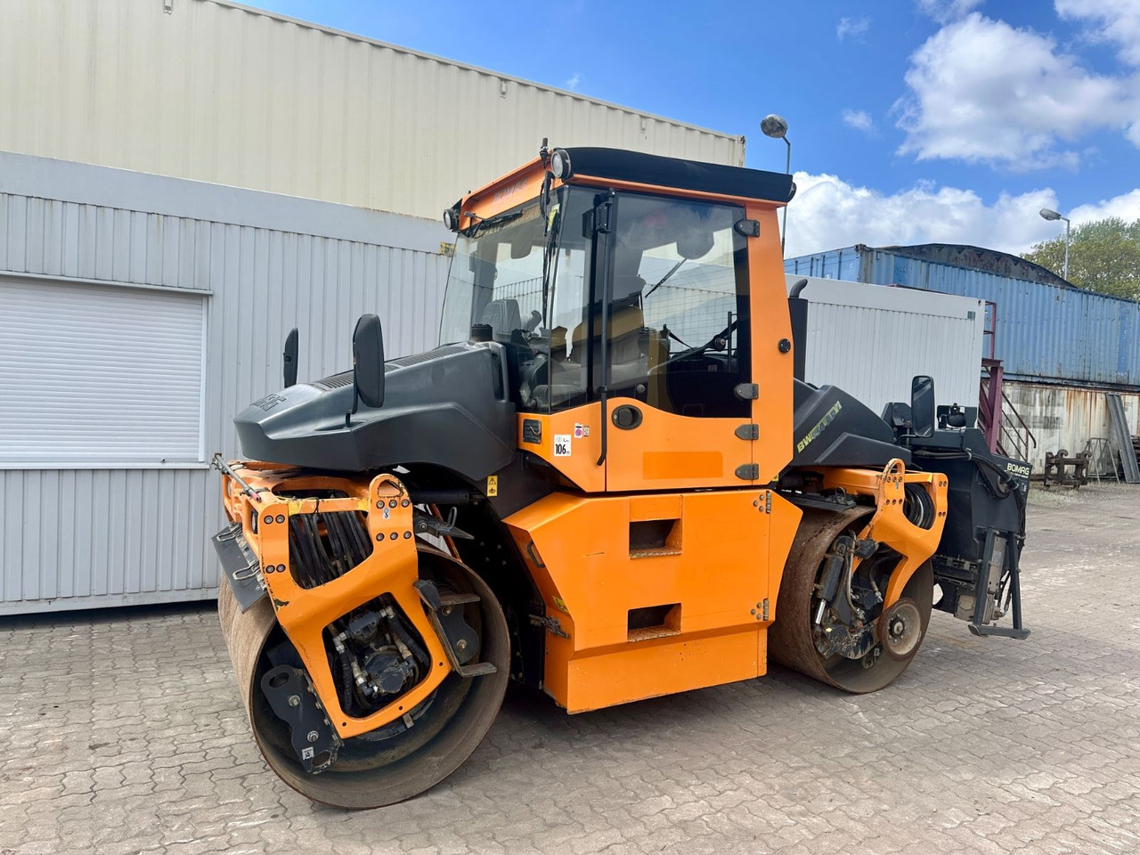 BOMAG 154AP-AM / Streuer / Deutsche Maschine - رَصَّاص الطرق: صورة 2 BOMAG 154AP-AM / Streuer / Deutsche Maschine - رَصَّاص الطرق: صورة 2
