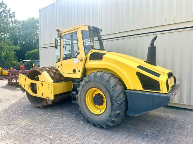 BOMAG BW213PDH-4 / 2012 BJ / Deutsche Maschine - ضاغطة التربة: صورة 3 BOMAG BW213PDH-4 / 2012 BJ / Deutsche Maschine - ضاغطة التربة: صورة 3