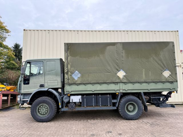 Iveco 140E24 4x4 / Armee / / Camper - شاحنة ذات ستائر جانبية: صورة 3 Iveco 140E24 4x4 / Armee / / Camper - شاحنة ذات ستائر جانبية: صورة 3