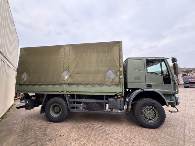 Iveco 140E24 4x4 / Armee / / Camper - شاحنة ذات ستائر جانبية: صورة 5 Iveco 140E24 4x4 / Armee / / Camper - شاحنة ذات ستائر جانبية: صورة 5