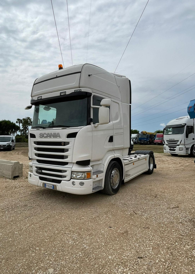 SCANIA R490 TOP LINE - مقطورة السحب: صورة 1 SCANIA R490 TOP LINE - مقطورة السحب: صورة 1
