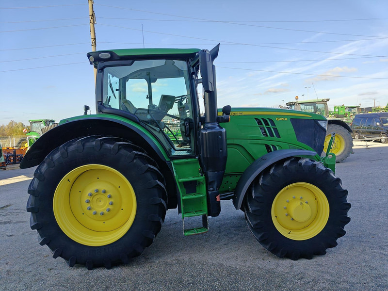 John Deere 6215R Autopowr - جرار: صورة 2 John Deere 6215R Autopowr - جرار: صورة 2