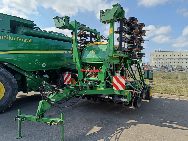 John Deere 750 A - آلة البذر الدقيق: صورة 2 John Deere 750 A - آلة البذر الدقيق: صورة 2
