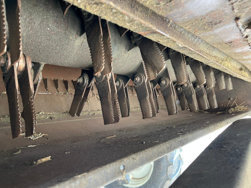 تأجير New Holland CX 860 New Holland CX 860: صورة 18