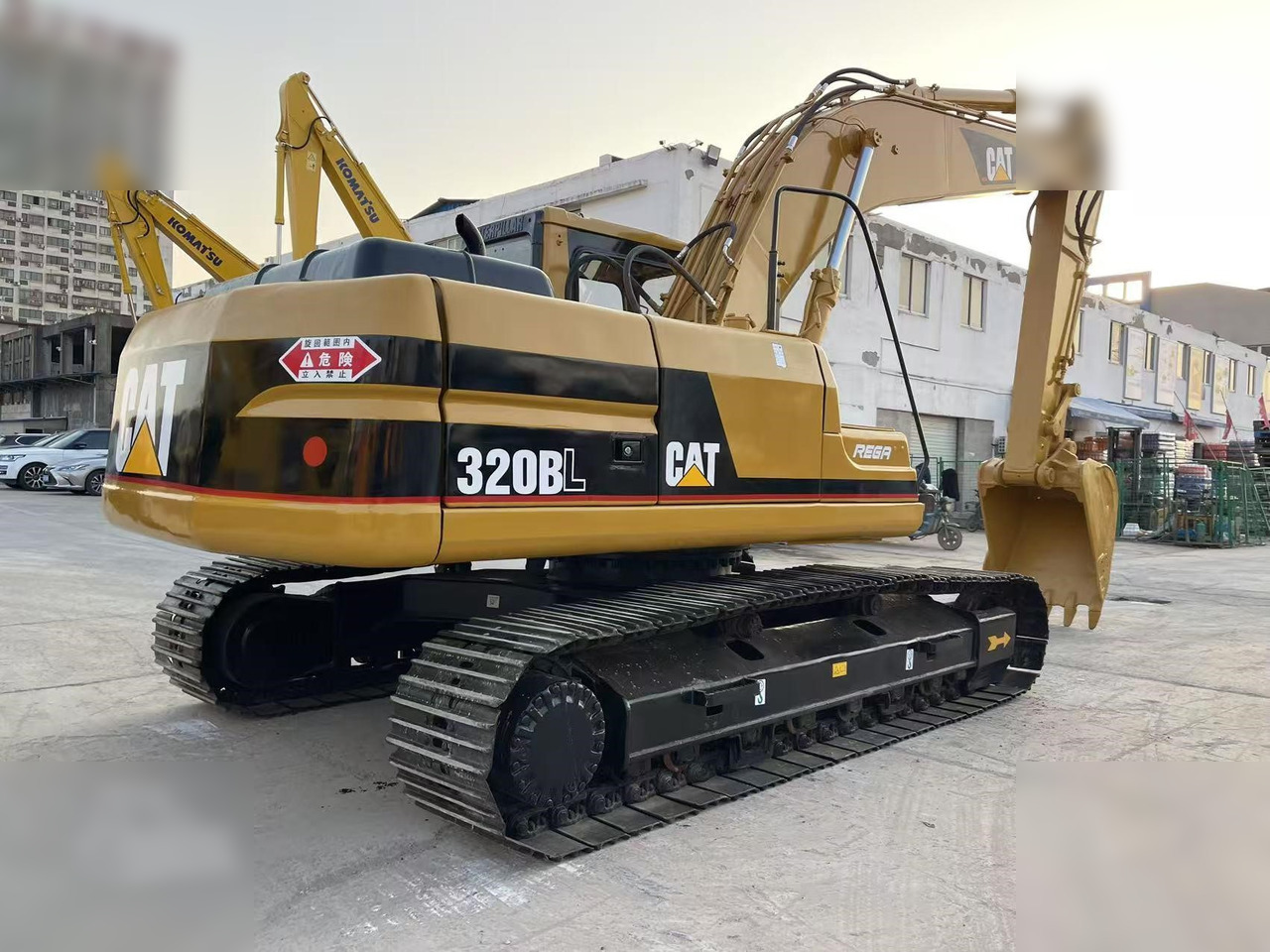 CATERPILLAR 320BL - حفار زاحف: صورة 2 CATERPILLAR 320BL - حفار زاحف: صورة 2