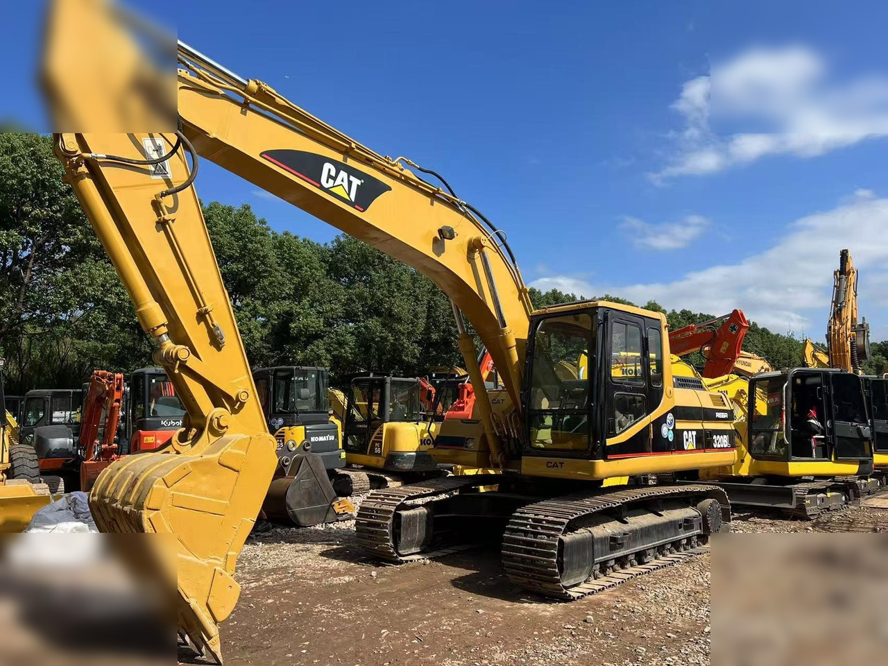 CATERPILLAR 320BL - حفار زاحف: صورة 2 CATERPILLAR 320BL - حفار زاحف: صورة 2