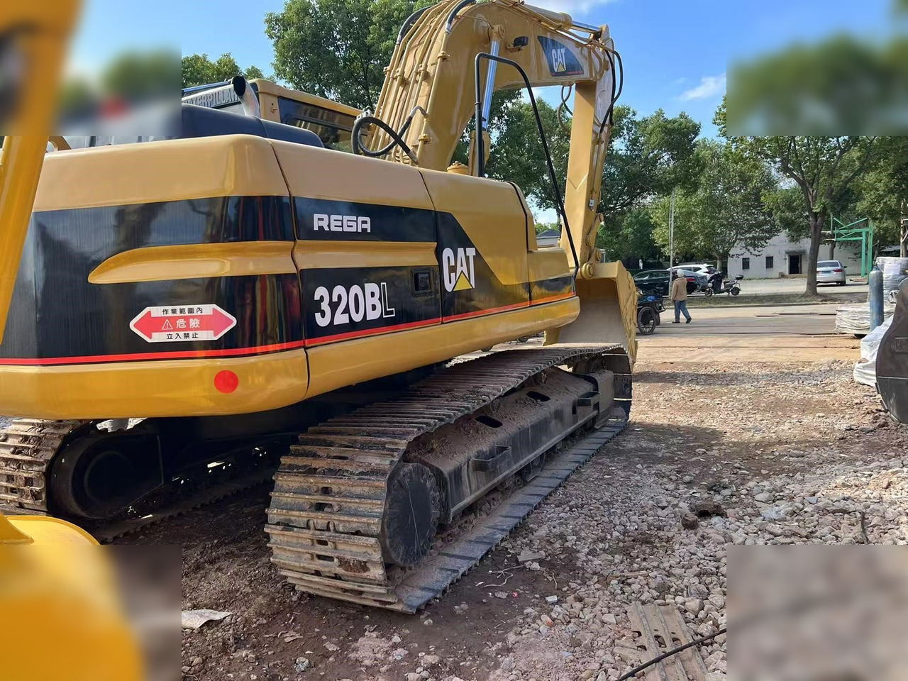 CATERPILLAR 320BL - حفار زاحف: صورة 3 CATERPILLAR 320BL - حفار زاحف: صورة 3