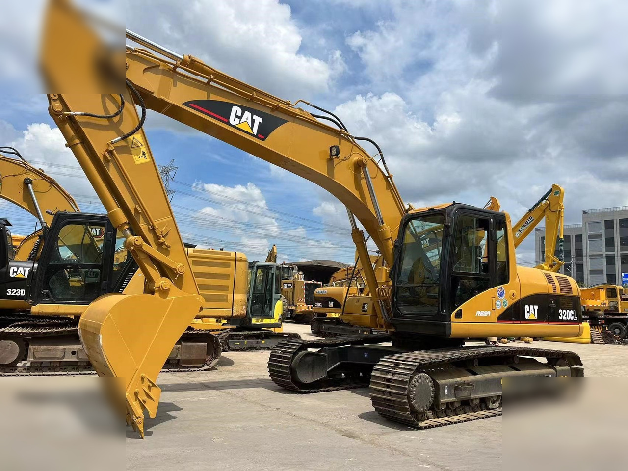 CATERPILLAR 320CL - حفار زاحف: صورة 4 CATERPILLAR 320CL - حفار زاحف: صورة 4