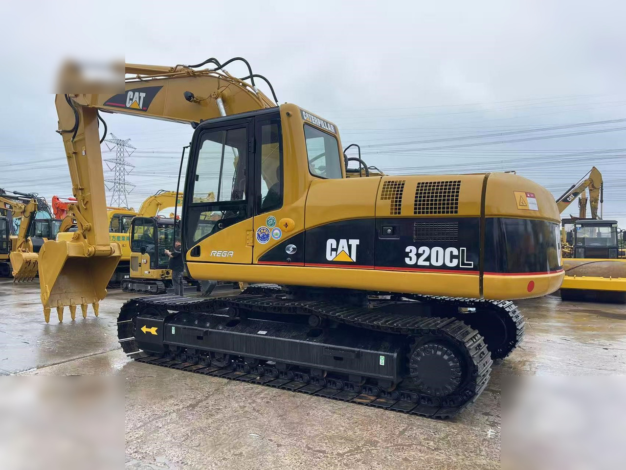 CATERPILLAR 320CL - حفار زاحف: صورة 3 CATERPILLAR 320CL - حفار زاحف: صورة 3