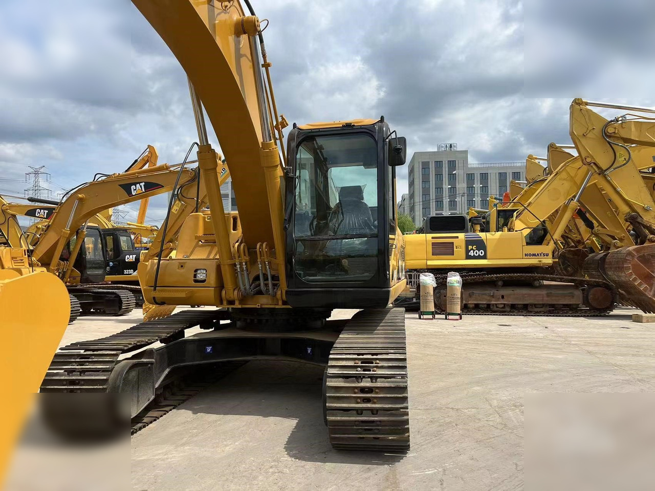 CATERPILLAR 320CL - حفار زاحف: صورة 3 CATERPILLAR 320CL - حفار زاحف: صورة 3