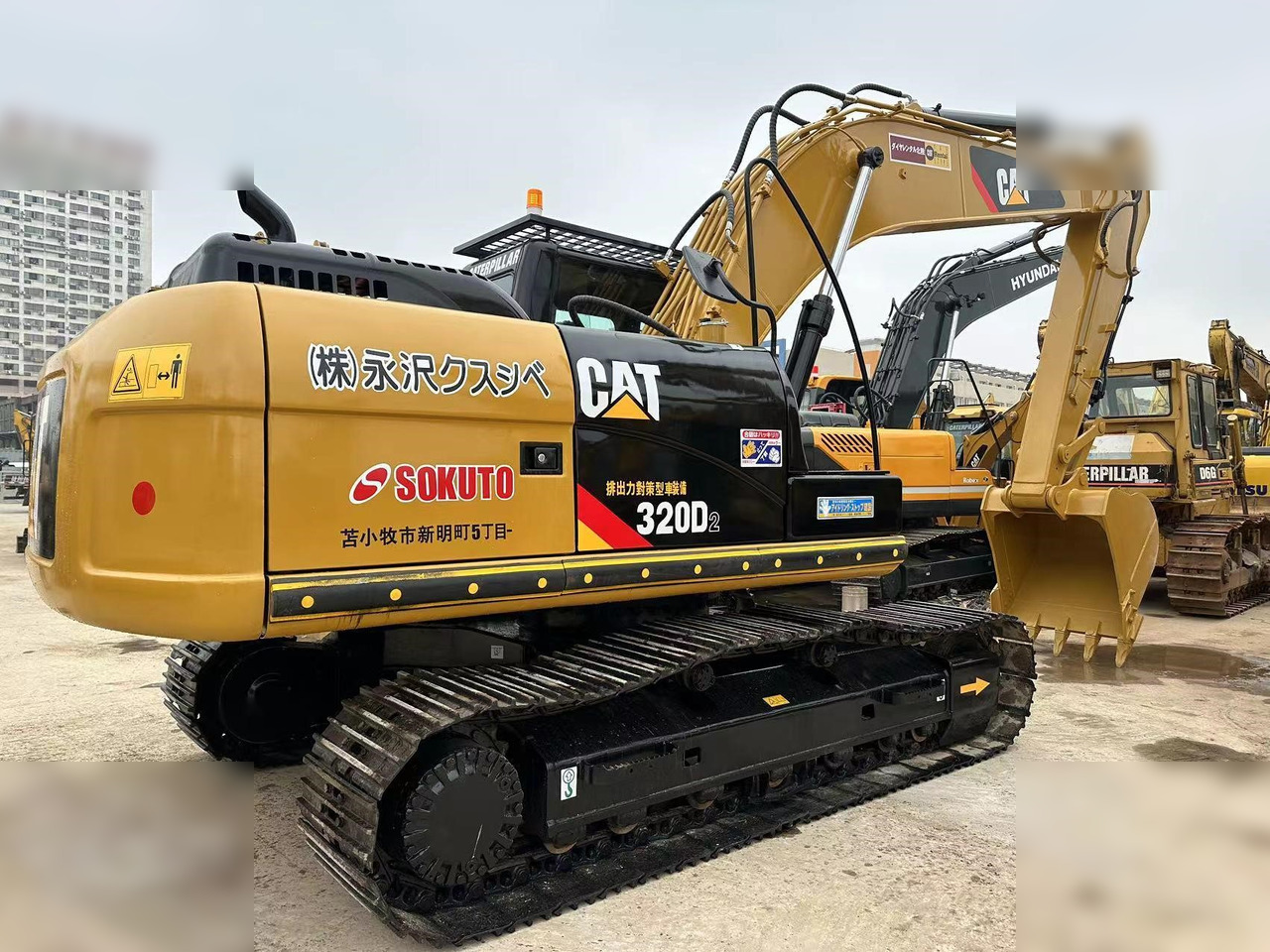 CATERPILLAR 320D2 - حفار زاحف: صورة 2 CATERPILLAR 320D2 - حفار زاحف: صورة 2