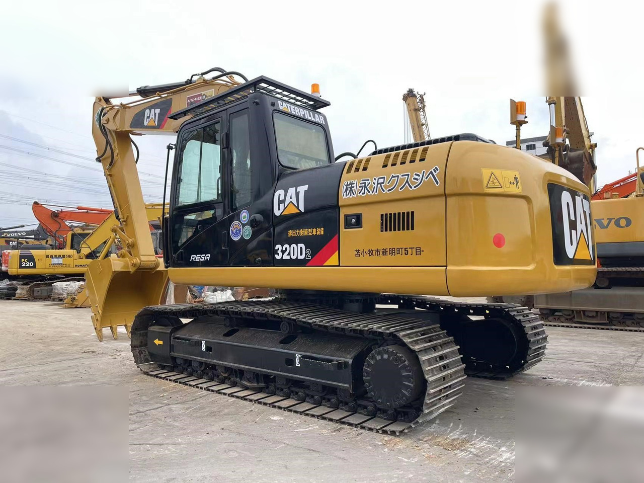 CATERPILLAR 320D2 - حفار زاحف: صورة 3 CATERPILLAR 320D2 - حفار زاحف: صورة 3