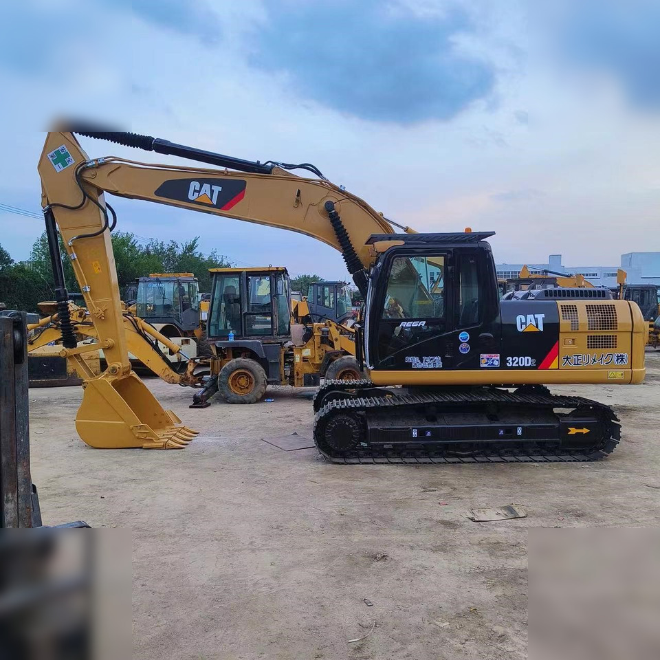 CATERPILLAR 320D2 - حفار زاحف: صورة 1 CATERPILLAR 320D2 - حفار زاحف: صورة 1