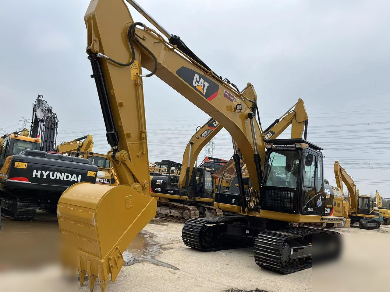CATERPILLAR 320D2 - حفار زاحف: صورة 1 CATERPILLAR 320D2 - حفار زاحف: صورة 1